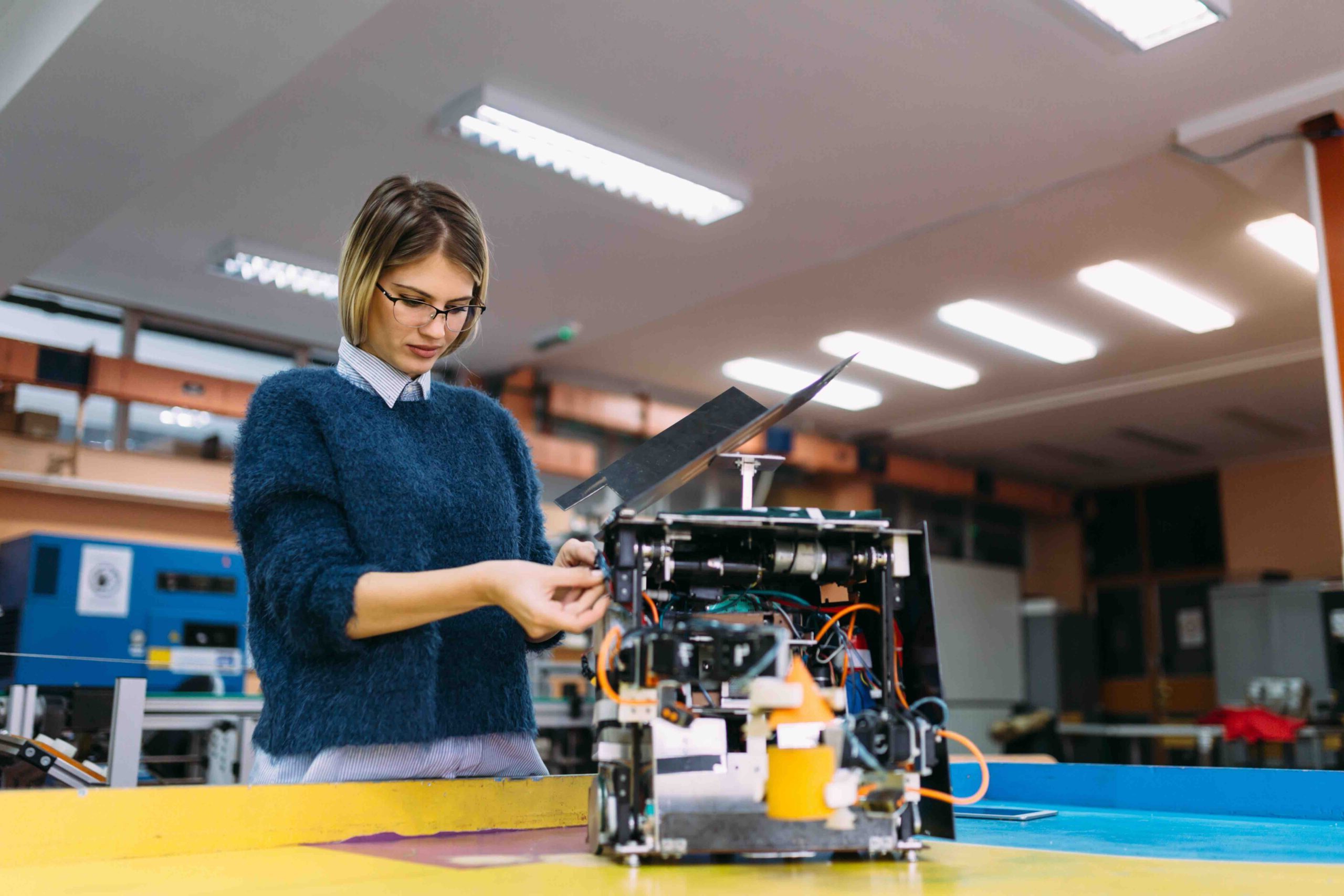 Karriere - - hs-technik